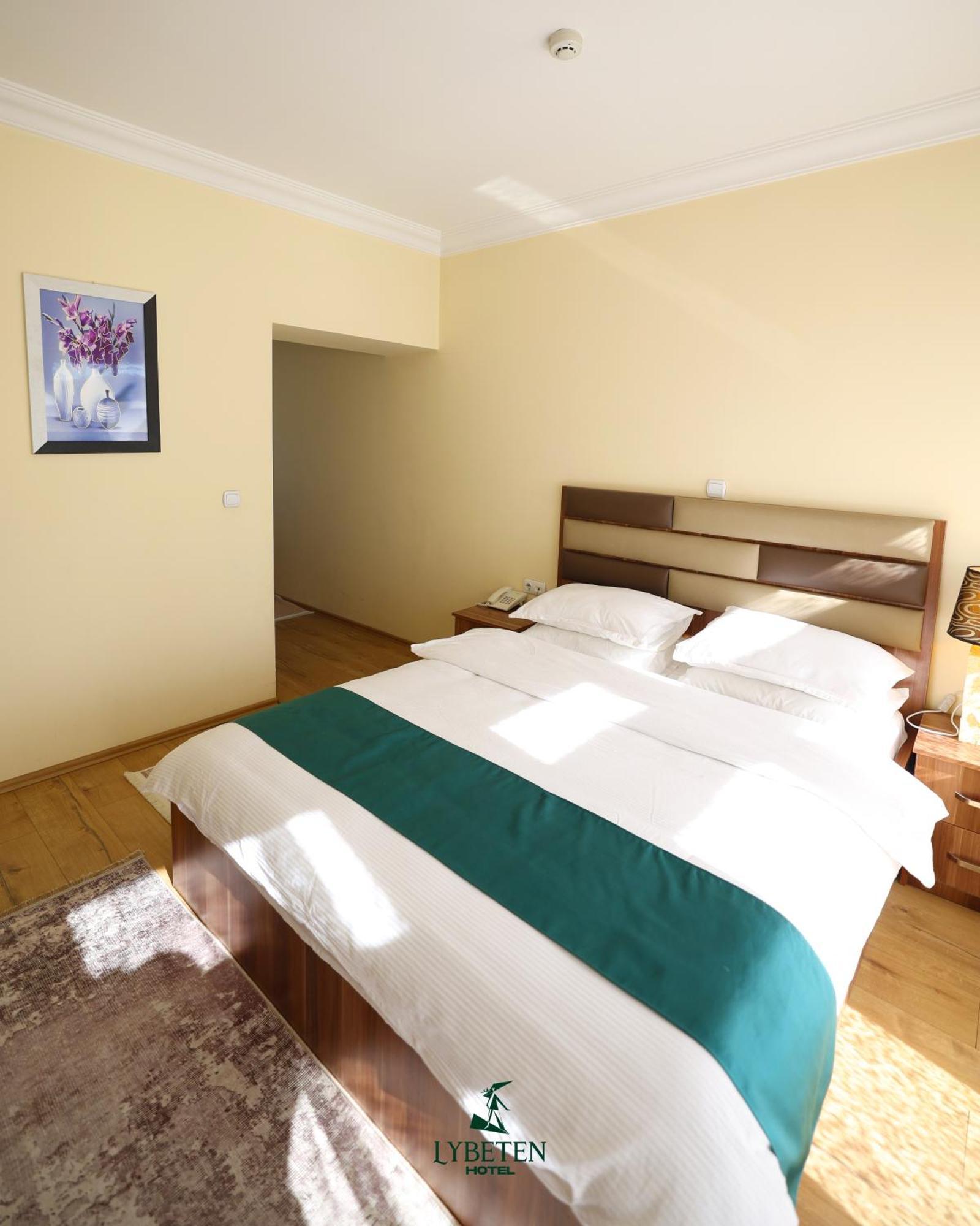 Hotel Lybeten Ferizaj Buitenkant foto