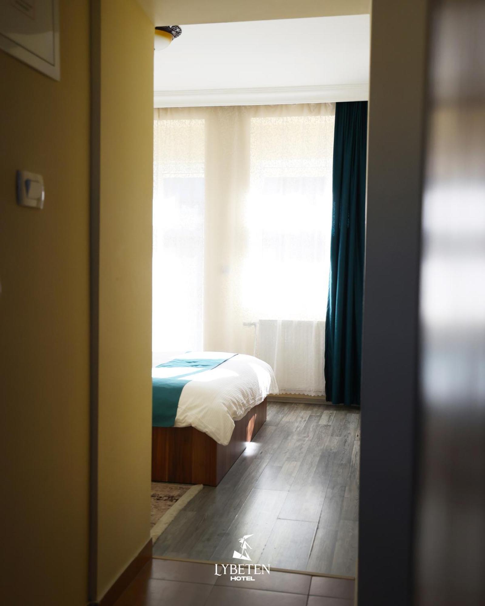 Hotel Lybeten Ferizaj Buitenkant foto
