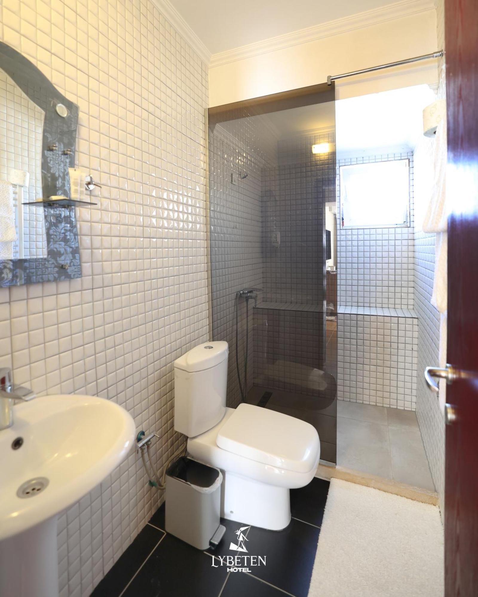 Hotel Lybeten Ferizaj Buitenkant foto